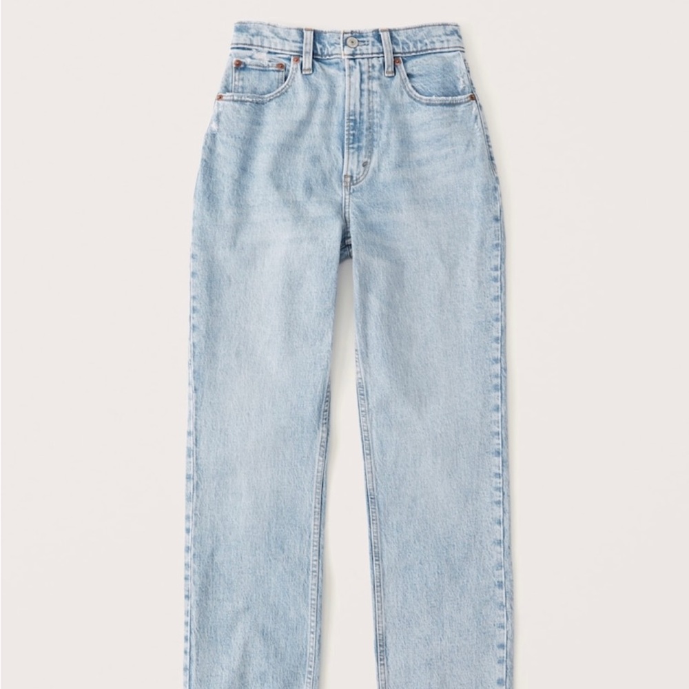 Abercrombie ultra High Rise 90s  Straight Jeans.